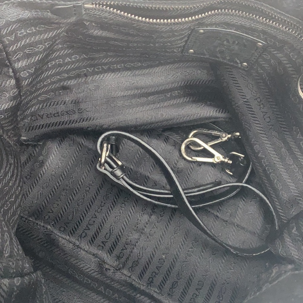 Prada pleated convertible leather bag - Picture 4 of 8